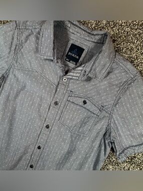 prAna Men’s Medium Patras Slim Fit Blue Stripe Short Sleeved Button Up Shirt